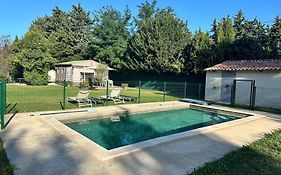 Avignon, Joli Chalet En Campagne Tres Proche De La Ville